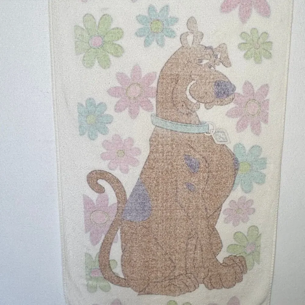 Vintage 2000s Scooby-Doo Hanna-Barbera Floral Beach Towel Y2K 26x52.5